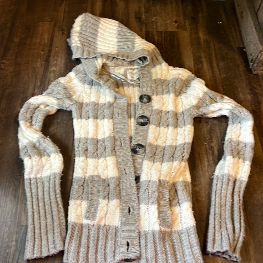 Aeropostale button down sweater!